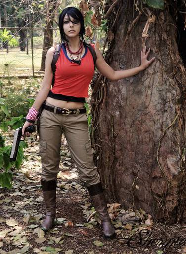 Uncharted 2: Among Thieves - Chloe Frazer Cosplay 